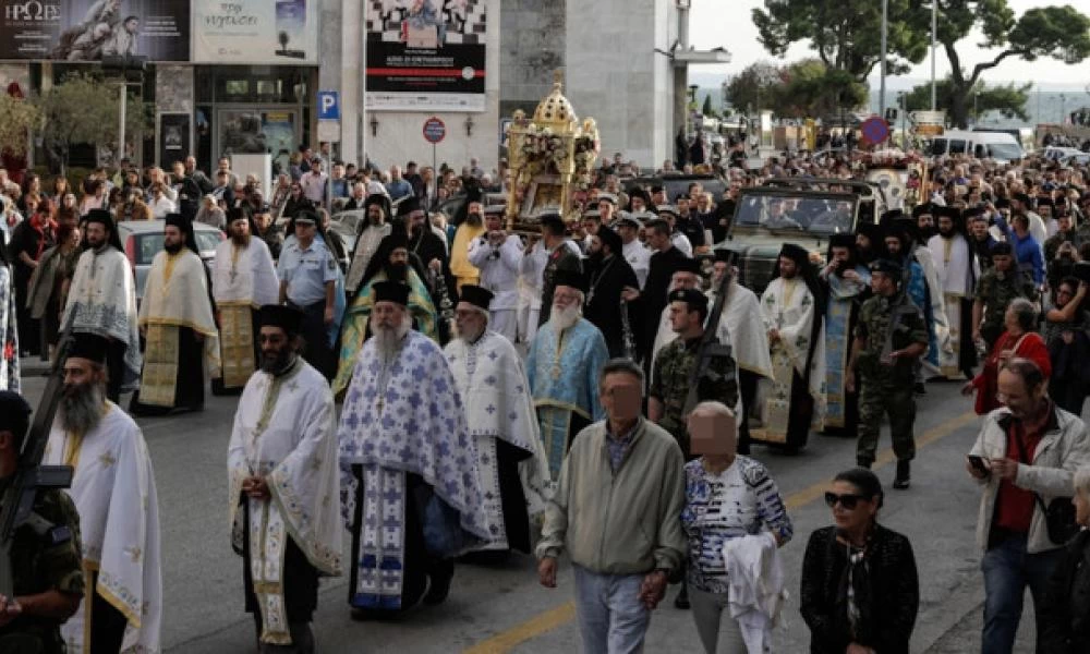 Δεκαπενταύγουστο με την μέθοδο του... Επιταφίου θέλει η κυβέρνηση -"Μπαϊράκι" η Εκκλησία